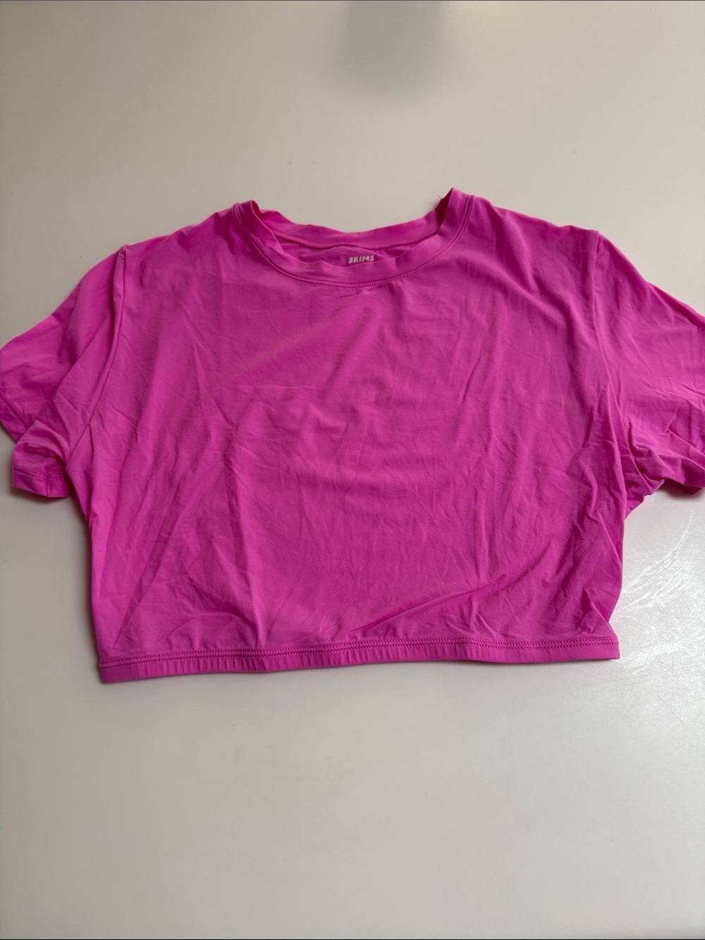 SKIMS Cropped Tee in Bright Pink